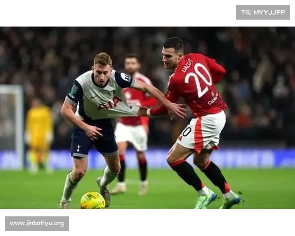 曼联争议判罚引发热议 英格兰足球界强烈不满声浪不断