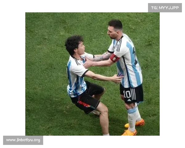 梅西强烈不满阿根廷队争议判罚引发热议 球迷纷纷声援