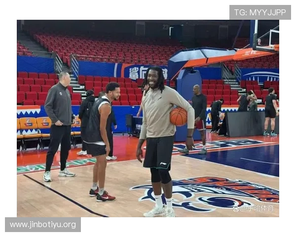 上海新援亮相周琦手术顺利黑根斯助刘炜郭艾伦恢复训练再度加速了 上海新援亮相周琦手术顺利黑根斯助刘炜郭艾伦恢复训练再度加速了