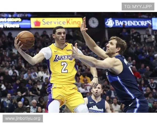 孔帕尼:伊藤洋辉因旧伤复发脚部不适影响球队状态 孔帕尼:伊藤洋辉因旧伤复发脚部不适影响球队状态