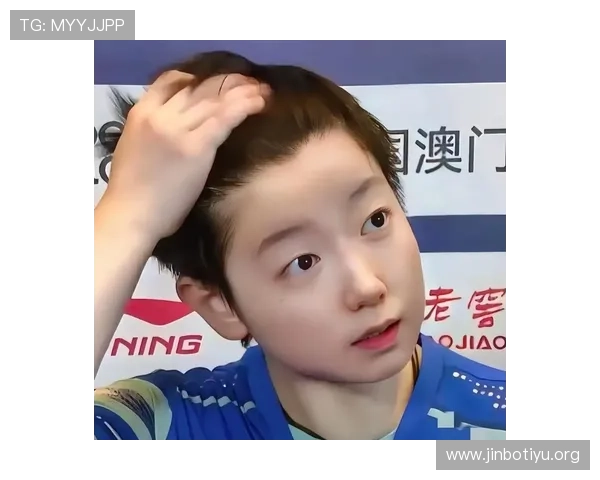 孙颖莎贴心上前为女主持人挡风的暖心举动感动粉丝直呼太暖心了啊