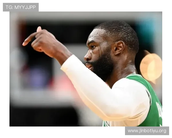 杰伦布朗晒新发型展现活力焕发全新形象精神焕发令人眼前一亮