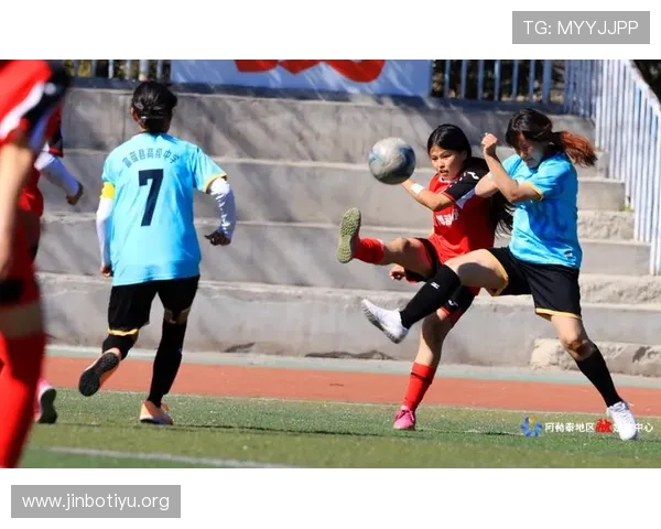 苏韵伊情牵南哥跨越山海倾力助跑边疆少年逐梦绿茵精彩篇章新辉迹