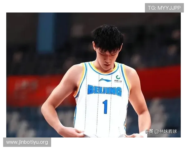 退役球星领衔首发彰显风采全场节奏掌控得当成为赛场最大亮点瞬间 退役球星领衔首发彰显风采全场节奏掌控得当成为赛场最大亮点瞬间